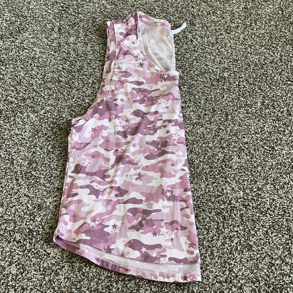 Fabletics Muscle Tee - Picture 5 of 5